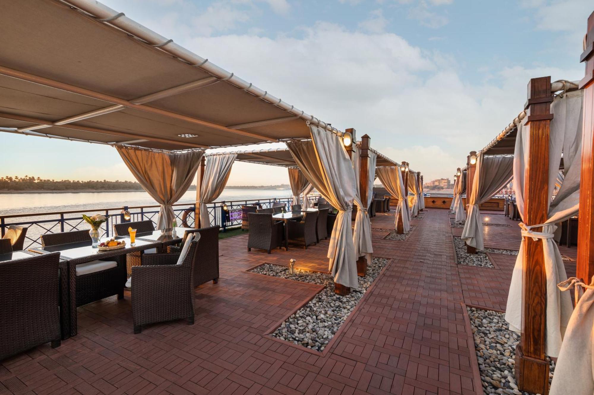 M/S Esmeralda Nile Cruise - 4 Or 7 Nights From Luxor Each Monday And 03 Nights From Aswan Each Friday Exterior foto